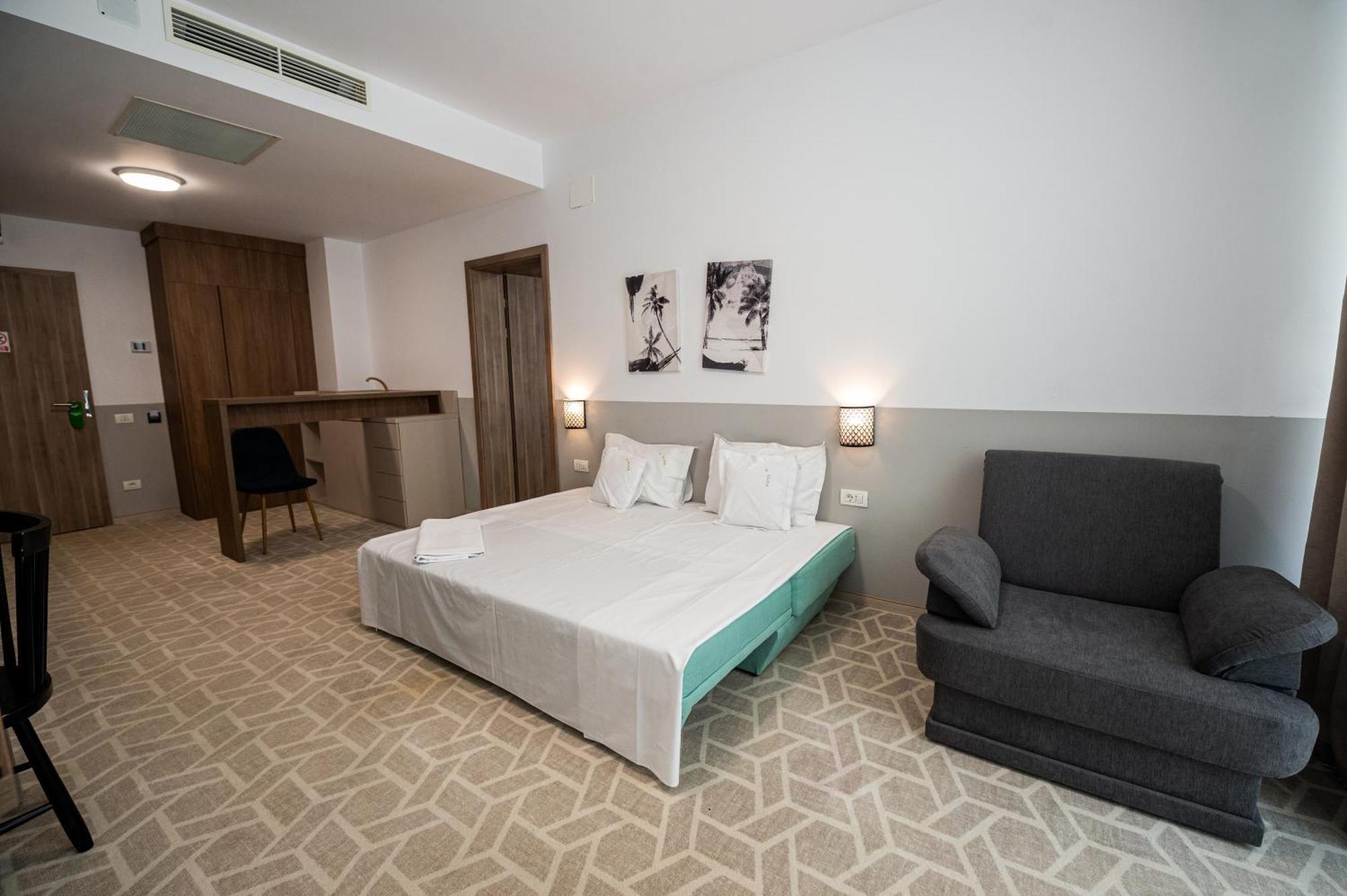 Hotel Clas Mamaia Nord Năvodari Exterior foto